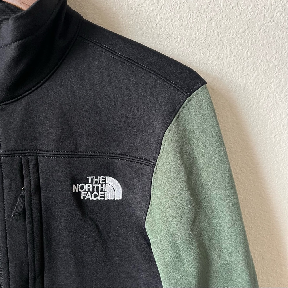 The North Face Green Black Classic Outdoor Casual Performance Jacket - Picture 2 of 8